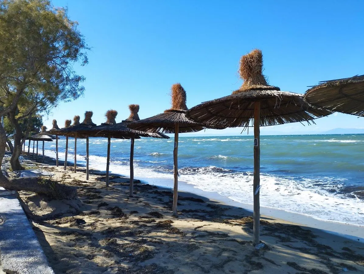 La Mer Rooms Peraia 0*, Peraía